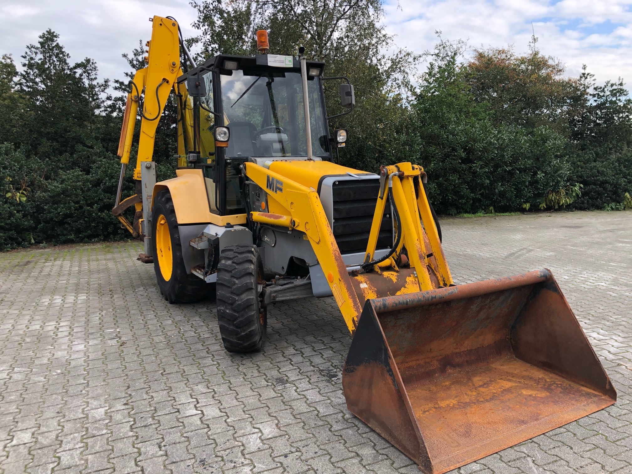 FERMEC MF750 BACKHOE LOADER
